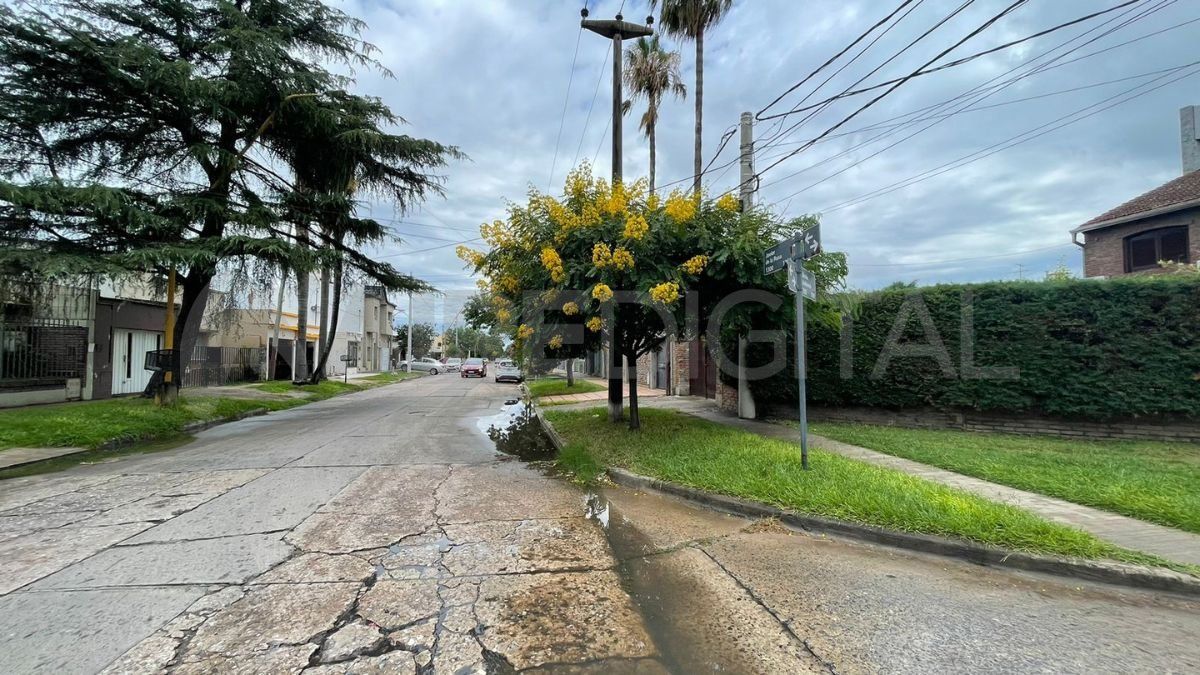 Robo en patota de una motocicleta en la madrugada del martes en Barrio Guadalupe Oeste.