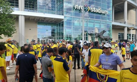 La hinchada de Ecuador sueña con un triunfo ante la Selección Argentina. La hinchada de Ecuador sueña con un triunfo ante la Selección Argentina.