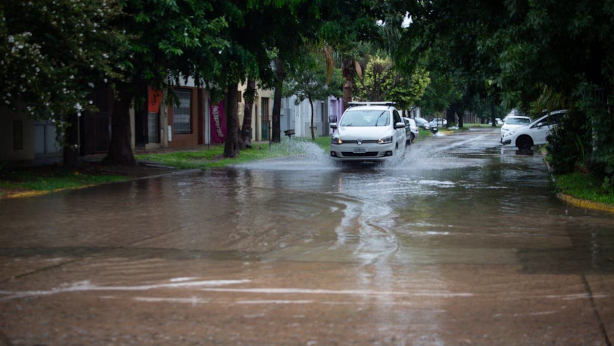 Llovió intensamente en Santa Fe, pero desdela tarde de este jueves se espera que mejore el tiempo.