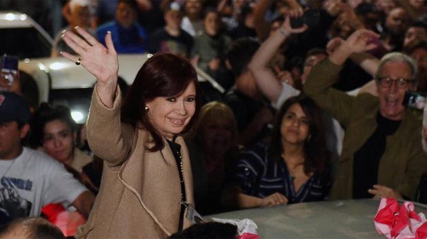 Aire de Santa Fe | cristina kirchner recoleta 345354.jpg