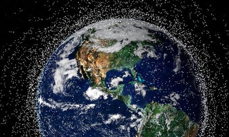 Más de 20 mil objetos basura rodean la Tierra. Más de 20 mil objetos basura rodean la Tierra.