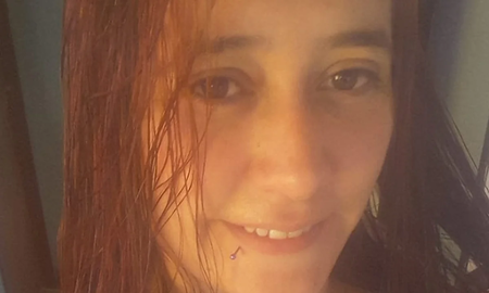 Femicidio en El Calafate: vecinos mataron de 12 puñaladas a una mamá de cuatro nenes tras una discusión Femicidio en El Calafate: vecinos mataron de 12 puñaladas a una mamá de cuatro nenes tras una discusión