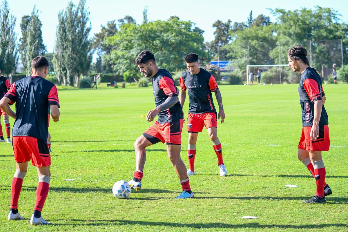 Colón juega ante la Reserva de Newells su segundo amistoso de la pretemporada