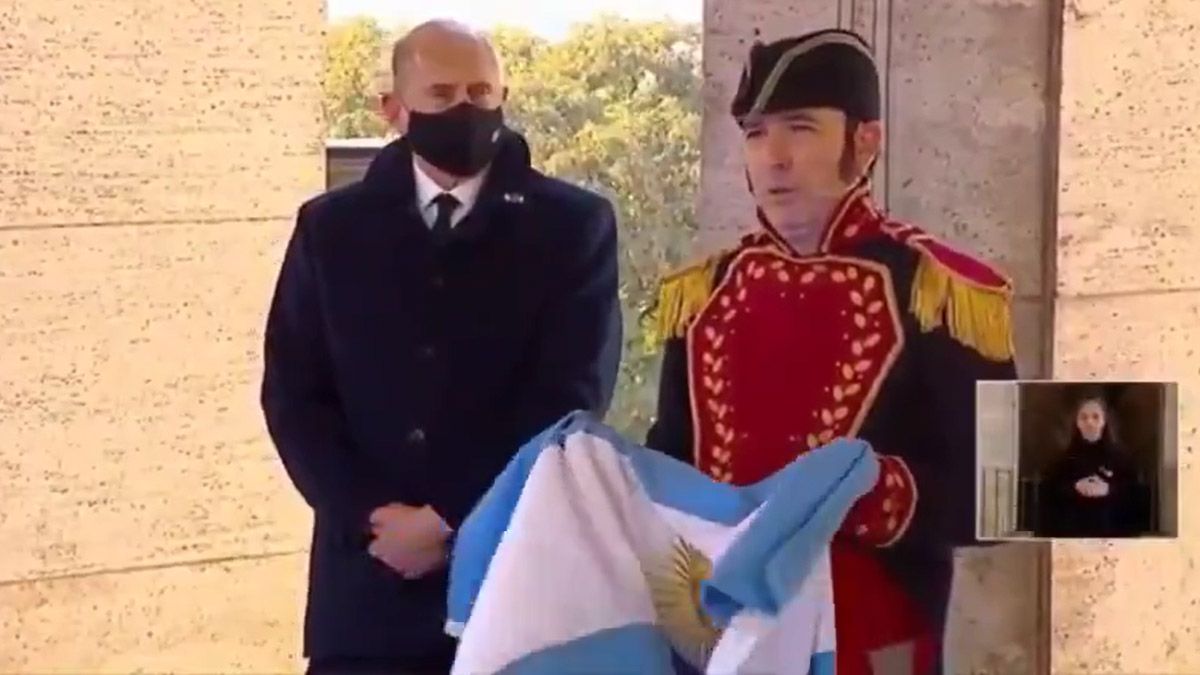 En el acto del Día de la Bandera, Belgrano habló en lenguaje inclusivo