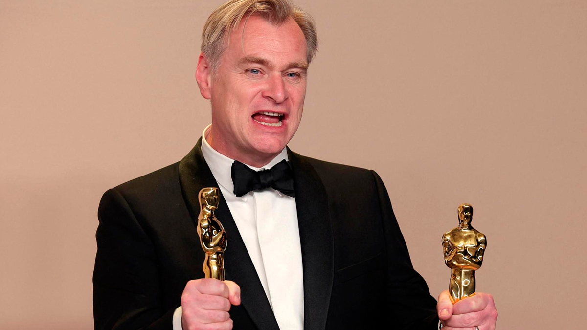 Christopher Nolan con los Oscars a la Mejor película y Mejor dirección por ‘Oppenheimer’. Christopher Nolan con los Oscars a la Mejor película y Mejor dirección por ‘Oppenheimer’.