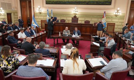 Este miércoles a las 15, se retomará la labor de las comisiones y, fuentes del oficialismo, aseguraron que, a más tardar el jueves a la mañana, habría dictamen para el tratamiento en el recinto. Este miércoles a las 15, se retomará la labor de las comisiones y, fuentes del oficialismo, aseguraron que, a más tardar el jueves a la mañana, habría dictamen para el tratamiento en el recinto.