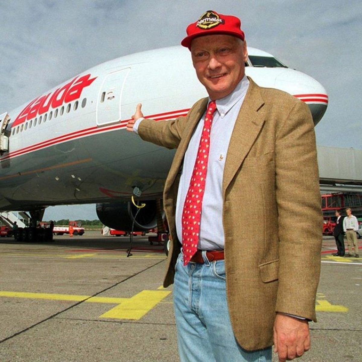 Niki fundó la aerolínea Lauda Air y, años después, también crearía y conduciría Niki y Lauda, dos low cost. Como tenía licencia de piloto comercial, algunas veces se dio el gusto de operar como capitán en los vuelos de su compañía.