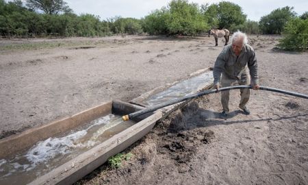 Aire de Santa Fe | Lucio Molina productor del norte sequía en Santa Fe cisterna.jpg
