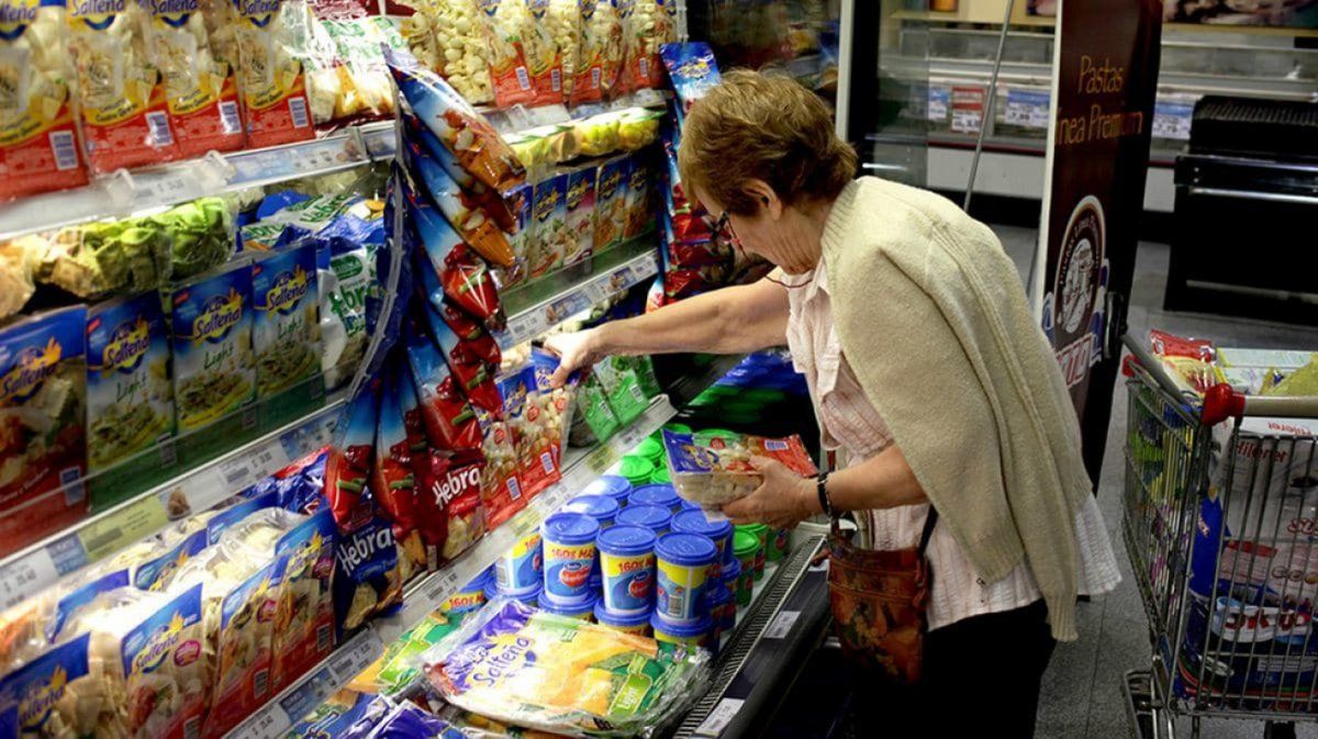 Habrá descuentos para jubilados y beneficiarios de la AUH en supermercados