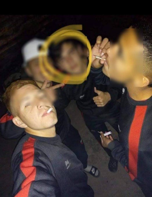 Una foto de juveniles con drogas preocupa a todo Colón