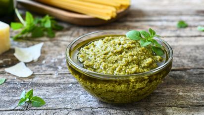 Pesto: la receta italiana para una salsa que va con todo