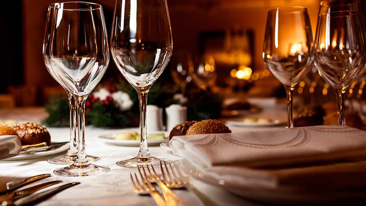 Los locales gastronómicos ofrecen propuestas con menús y promociones especiales.