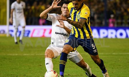 Cristian Vega, jugador del Club Atlético Colón, se retiró lesionado frente a Rosario Central y este sábado se confirmó que sufrió la rotura de ligamentos cruzados de la rodilla izquierda. Cristian Vega, jugador del Club Atlético Colón, se retiró lesionado frente a Rosario Central y este sábado se confirmó que sufrió la rotura de ligamentos cruzados de la rodilla izquierda.