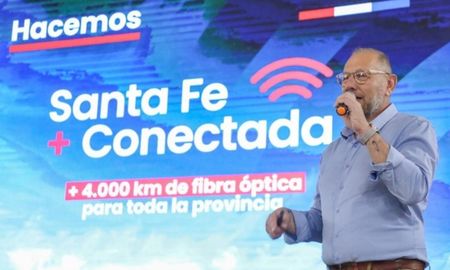 El ministro de Gestión Pública, Marcos Corach, encabezó el acto en Moises Ville. El ministro de Gestión Pública, Marcos Corach, encabezó el acto en Moises Ville.