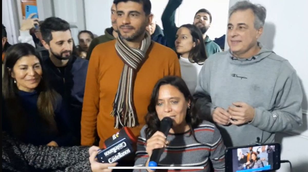 Valeria Soltermam, la m&aacute;s votada, junto con su nuevo compa&ntilde;ero de bancada, Maximiliano Postovit y el exintendente Luis Castellano.