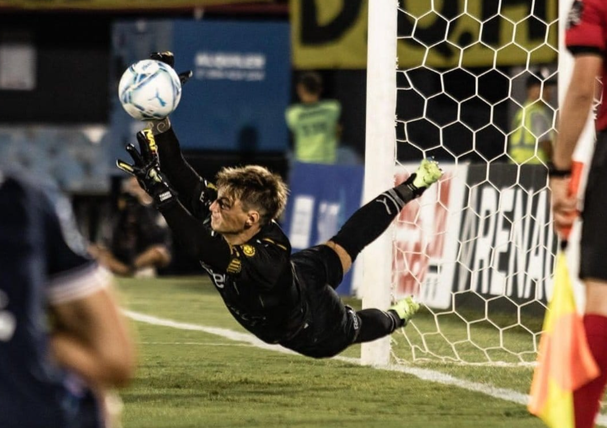 Thiago Cardozo, el arquero uruguayo que se sumó al plantel de Unión para la temporada 2024. Thiago Cardozo, el arquero uruguayo que se sumó al plantel de Unión para la temporada 2024.