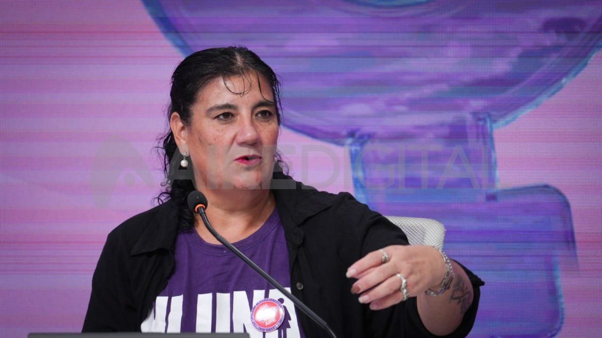 Andrea Cuevas, referente barrial e integrante de Los Sin Techo. Andrea Cuevas, referente barrial e integrante de Los Sin Techo.