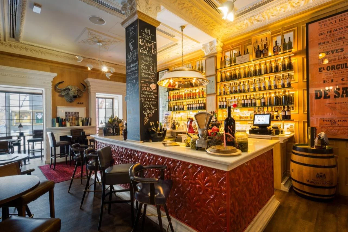 El lujoso hotel donde se hospeda Jey Mammón.