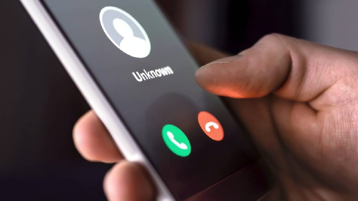 El fenómeno de no querer intercambiar palabras mediante un celular, se llama "telenofobia" y se define como una ansiedad mental de interactuar por este medio de comunicación.