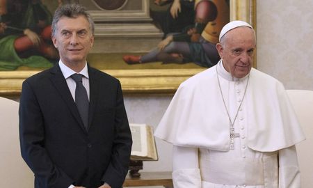 el papa retira a su embajador en la argentina