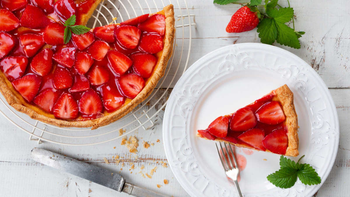 Cómo hacer la tarta de frutilla: una receta fácil y práctica para acompañar la merienda