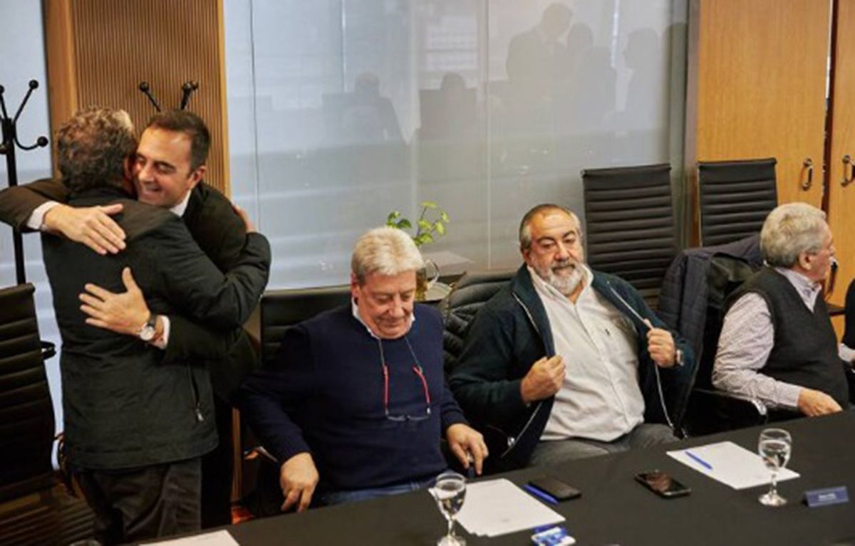 El congreso fue convocado para las 9 en el estadio de Obras Sanitarias del barrio de Núñez El congreso fue convocado para las 9 en el estadio de Obras Sanitarias del barrio de Núñez