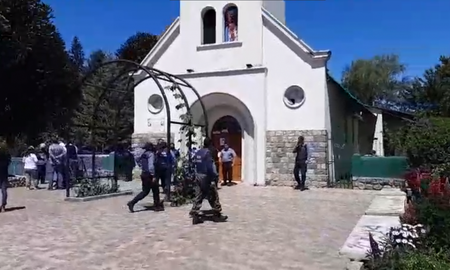 Un grupo de mapuches tomó una iglesia y tuvo de rehén a un franciscano Un grupo de mapuches tomó una iglesia y tuvo de rehén a un franciscano