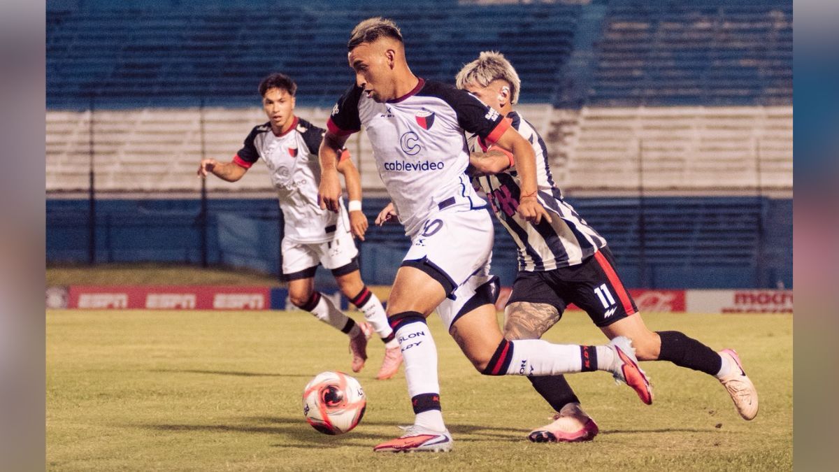 Colón vs. Paysandú en Uruguay.