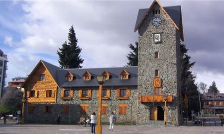 El Municipio de San Carlos de Bariloche iniciará una demanda penal contra los seis jóvenes El Municipio de San Carlos de Bariloche iniciará una demanda penal contra los seis jóvenes