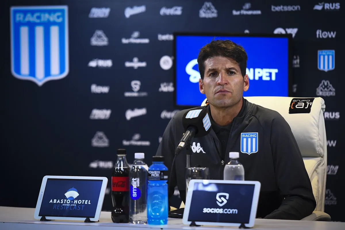 Sebastián Grazzini se puso a disposición de Racing.