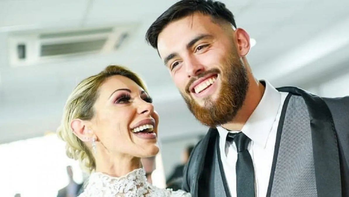 Mónica Farro despidió con mucha tristeza a su hijo: Es tan duro soltarte