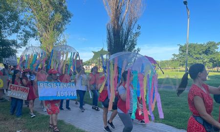 Trabajadores de la cultura realizaron una caravana cultural. Trabajadores de la cultura realizaron una caravana cultural.