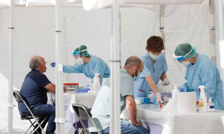 En España hay 224 brotes de coronavirus activos. En España hay 224 brotes de coronavirus activos.