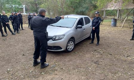 En principio, el curso está destinado a 950 empleados que egresaron en el marco de la Ley de Emergencia, pero se prevé que todo el personal de las fuerzas de seguridad puedan realizarlo. En principio, el curso está destinado a 950 empleados que egresaron en el marco de la Ley de Emergencia, pero se prevé que todo el personal de las fuerzas de seguridad puedan realizarlo.