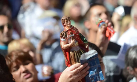 San Expedito, el poderoso intercesor en causas urgentes y difíciles. San Expedito, el poderoso intercesor en causas urgentes y difíciles.
