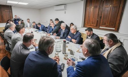 Las comisiones de la Convención del 25 comienzan su trabajo para modificar 42 artículos de la Constitución de Santa Fe. Las comisiones de la Convención del 25 comienzan su trabajo para modificar 42 artículos de la Constitución de Santa Fe.