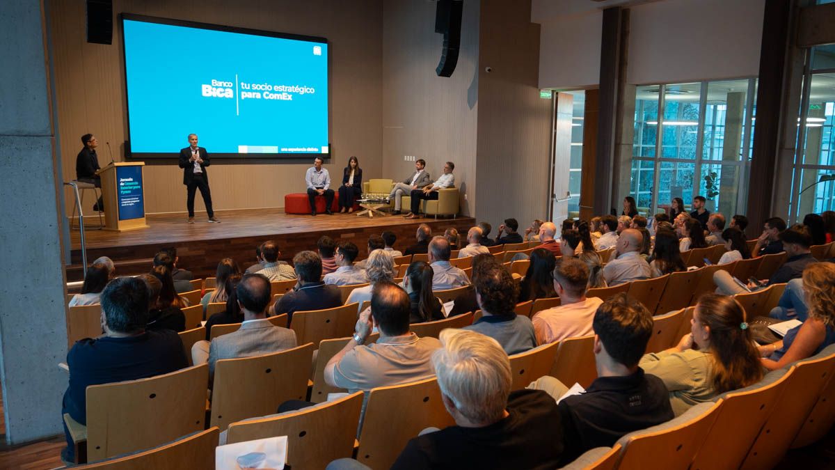 Jornada de comercio exterior en San Carlos Centro: pymes y especialistas debatieron cómo aprovechar las oportunidades para exportar desde la región.