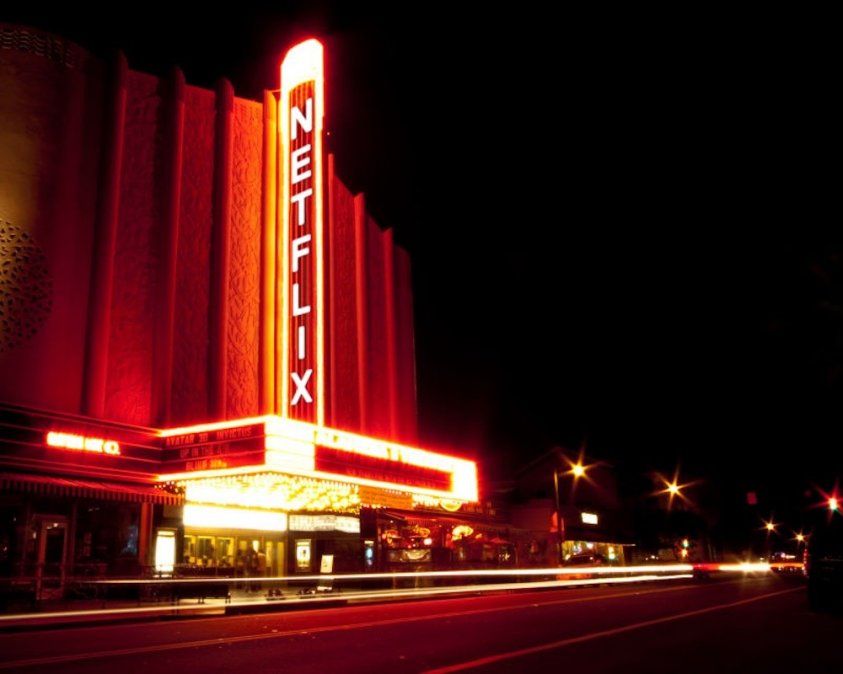 Netflix estaría considerando comprar salas de cine para proyectar sus propias películas, y tendría todo el sentido del mundo