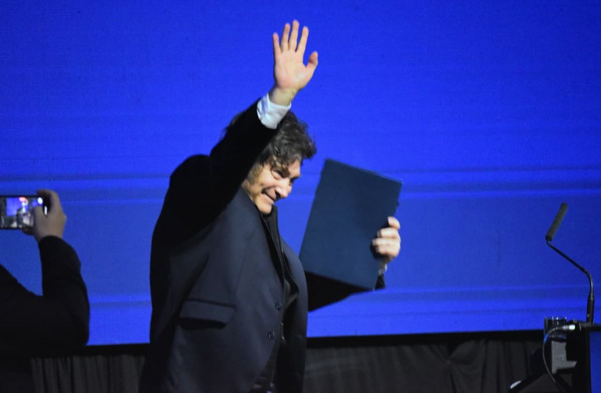 Qué propone la ley de estabilidad fiscal y monetaria de Milei: financiamiento obligatorio y sanciones penales
