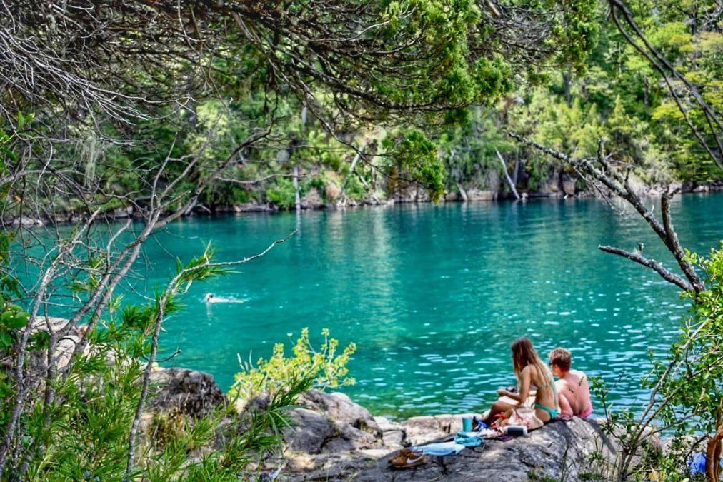 La playa oculta en el país que se compara con el Caribe por su agua turquesa