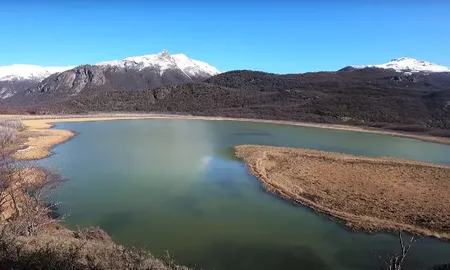 Tramo de la laguna La Pava en la provincia de Santa Cruz. Tramo de la laguna La Pava en la provincia de Santa Cruz.