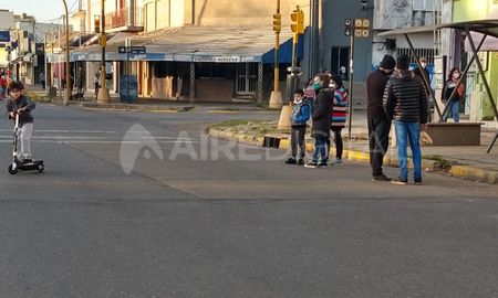 Salidas recreativas: las autoridades aclararon que no se permite ir a parques, plazas, paseos o gimnasios. En todos los casos deben llevar DNI y barbijo. Salidas recreativas: las autoridades aclararon que no se permite ir a parques, plazas, paseos o gimnasios. En todos los casos deben llevar DNI y barbijo.