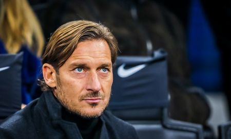 Hace unas semanas, Francesco TOtti sufrió el fallecimiento de su padre a causa del coronavirus. Hace unas semanas, Francesco TOtti sufrió el fallecimiento de su padre a causa del coronavirus.