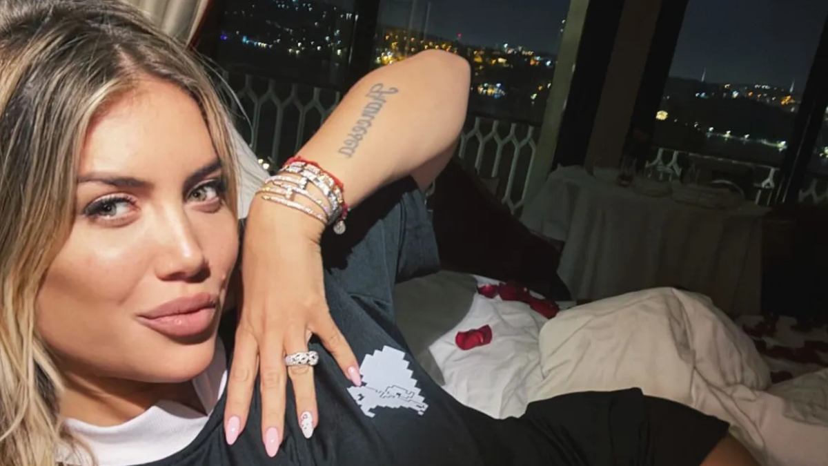 Wanda Nara viajó a Turquía para recibir un premio: el extravagante look deportivo de lujo que lució. Wanda Nara viajó a Turquía para recibir un premio: el extravagante look deportivo de lujo que lució.