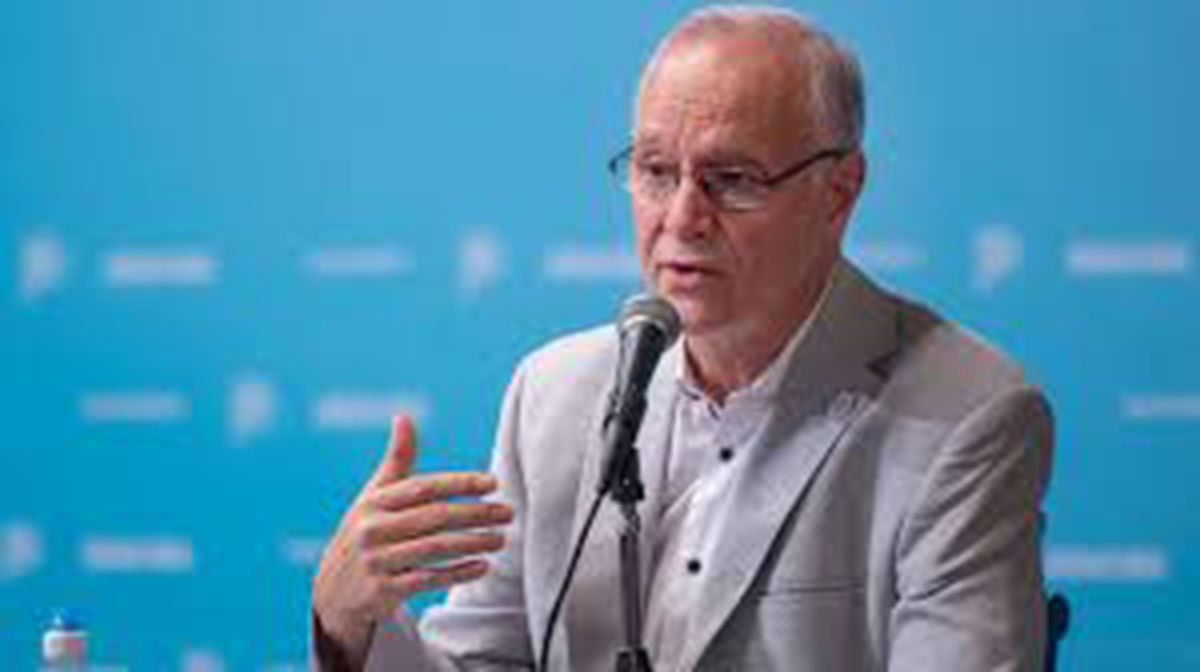 El ministro de salud bonaerense indicó que de los 200 mil vacunados en la Provincia no hay un solo registro de efecto grave.