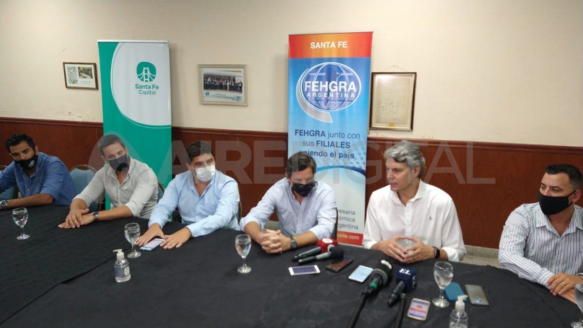 Matías Schmüth, secretario de Producción y Desarrollo Económico de la municipalidad, detalló que hasta el momento son 8 los hoteles de 3 y 4 estrellas que se adhirieron a la promoción.