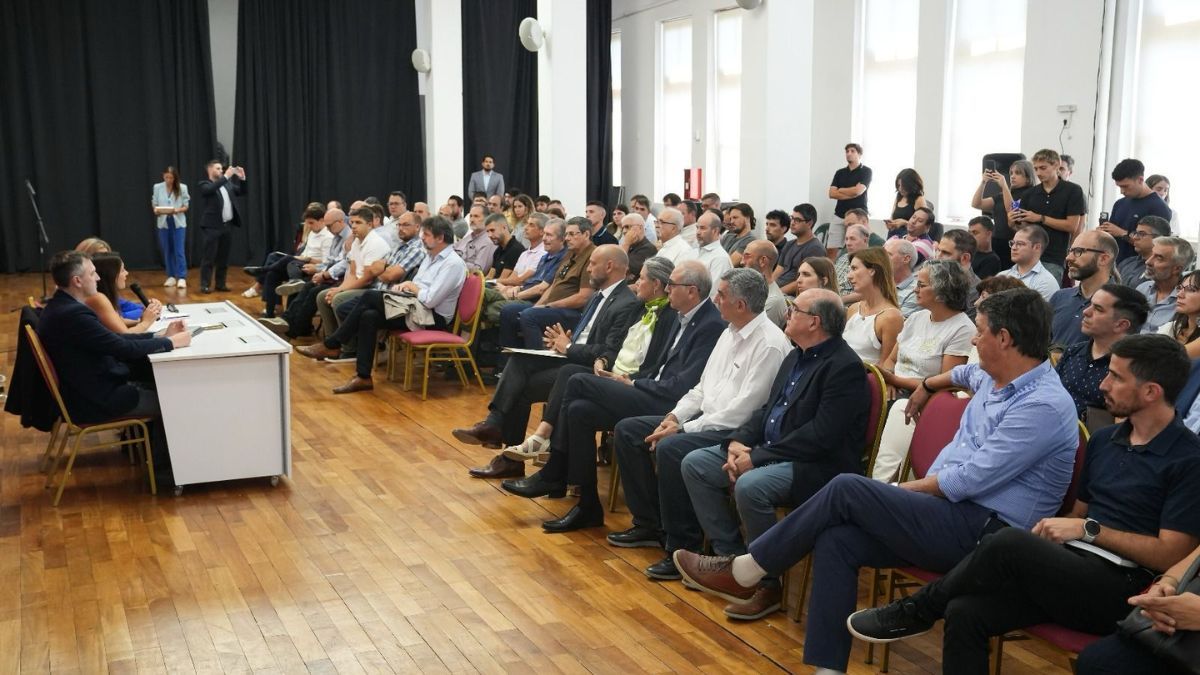 La subsecretaria de Energías Renovables de la provincia de Santa Fe, Cecilia Mijich, realizó un balance de las políticas públicas en energías renovables. La subsecretaria de Energías Renovables de la provincia de Santa Fe, Cecilia Mijich, realizó un balance de las políticas públicas en energías renovables.