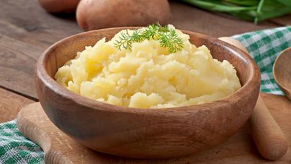 Cómo hacer puré de papas con ajo asado para un toque extra de sabor