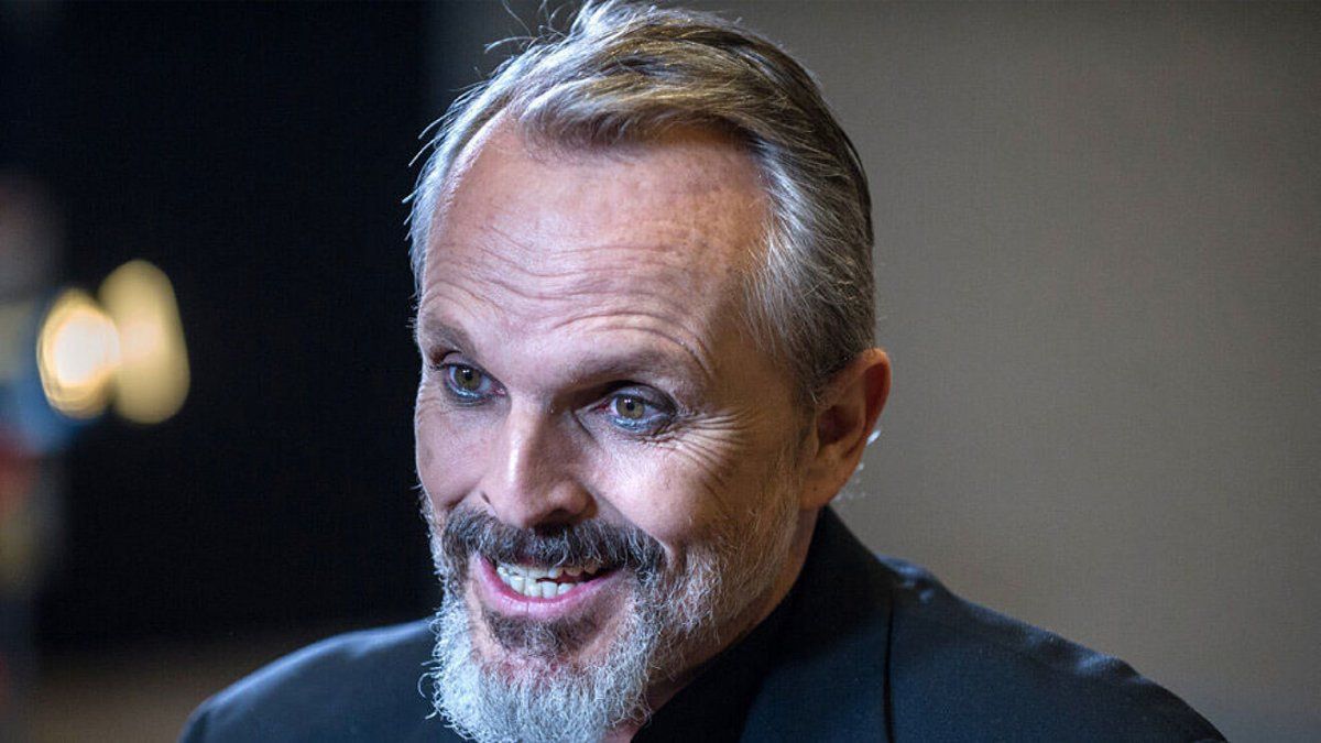 El famoso cantante Miguel Bosé ha causado polémica por anunciar el fin de la pandemia en un programa argentino. &nbsp;