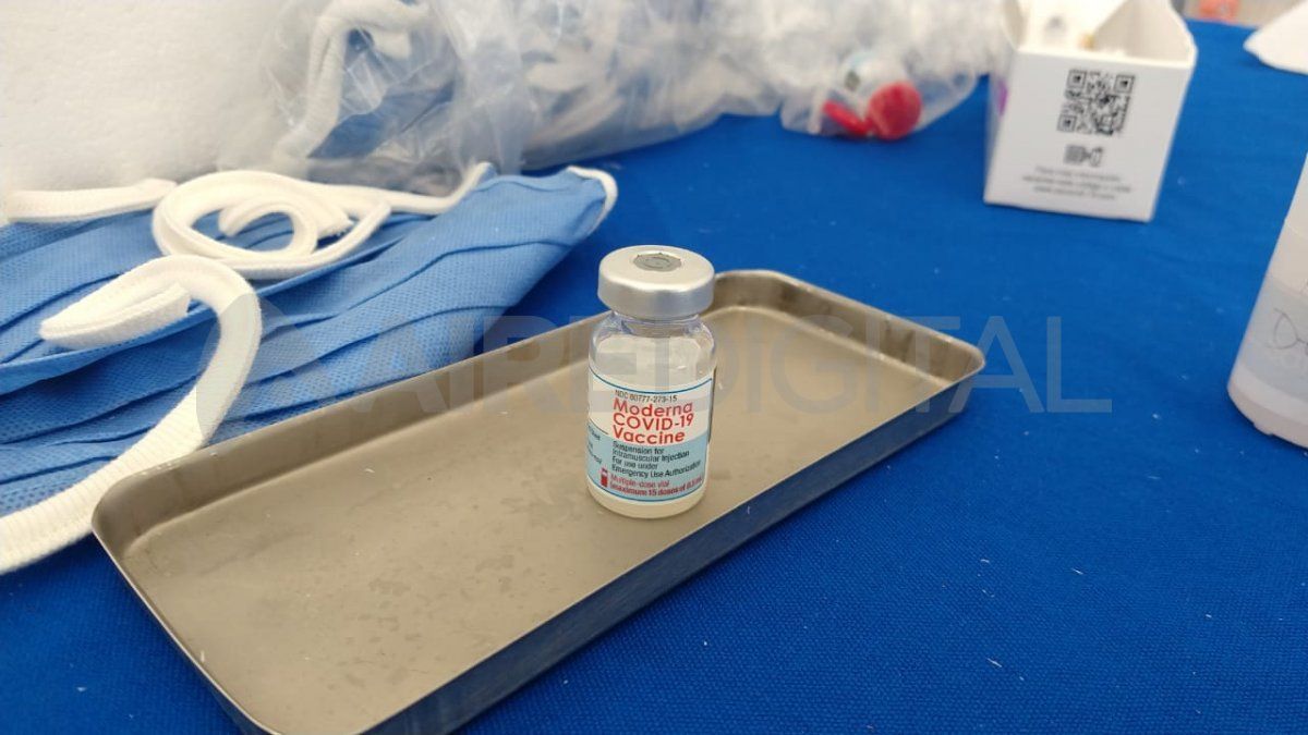 Moderna trabaja en el desarrollo de una vacuna contra Ómicron.